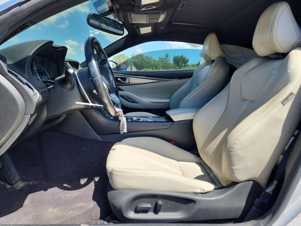 2017 INFINITI Q60