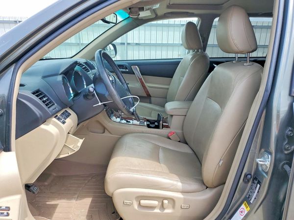 2012 TOYOTA HIGHLANDER Base/Hybrid — DENT