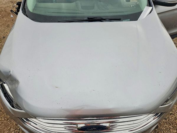 2020 FORD EDGE SEL — Engine bay