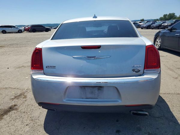 2019 CHRYSLER 300