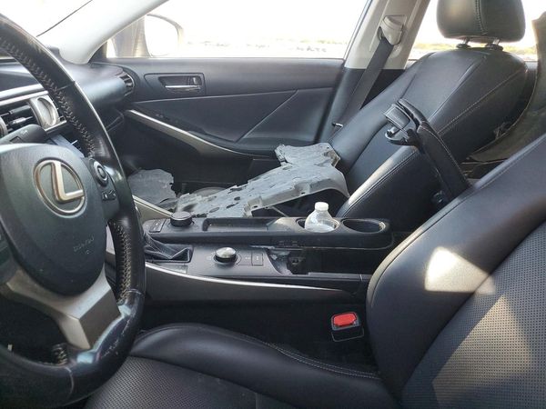 2016 LEXUS IS