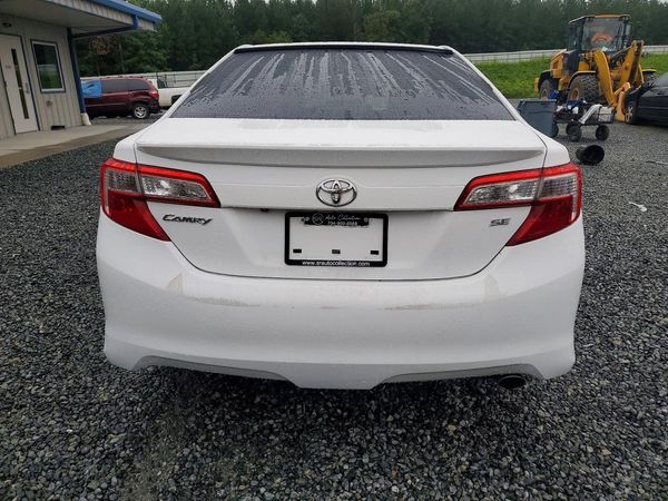 2014 TOYOTA CAMRY