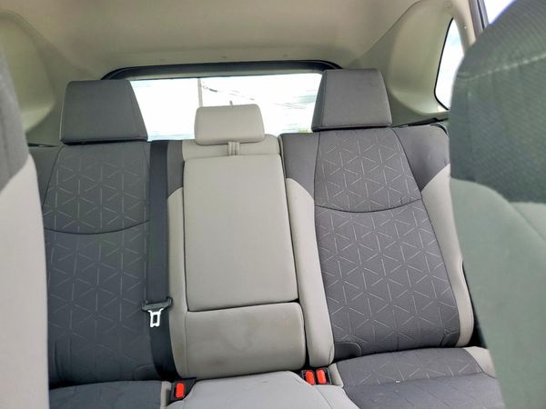 2020 TOYOTA RAV4 XLE HV