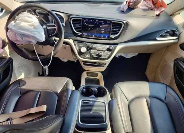 2023 CHRYSLER PACIFICA Touring L — CKPT