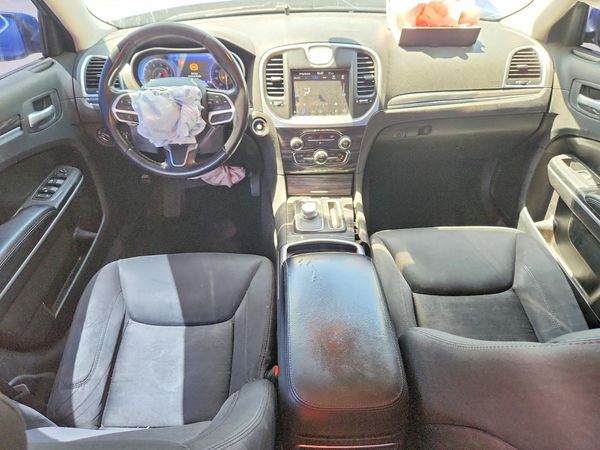 2019 CHRYSLER 300