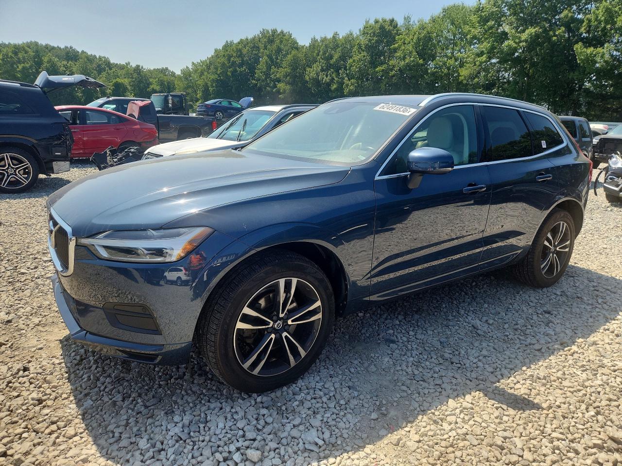 2020 VOLVO XC60 Momentum