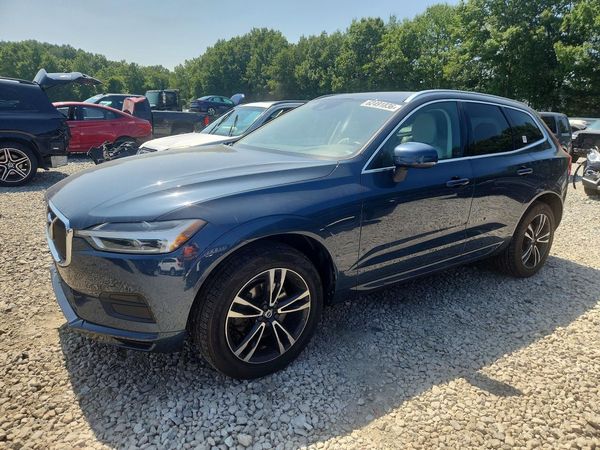 2020 VOLVO XC60 Momentum