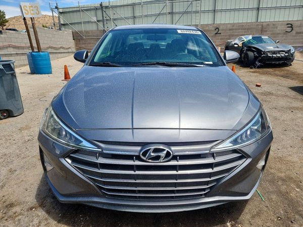 2019 HYUNDAI ELANTRA SE