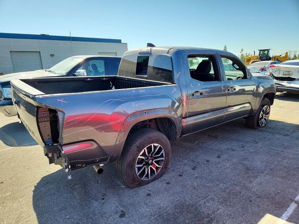 2022 TOYOTA TACOMA SR5