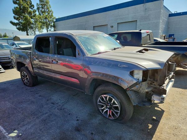2022 TOYOTA TACOMA SR5
