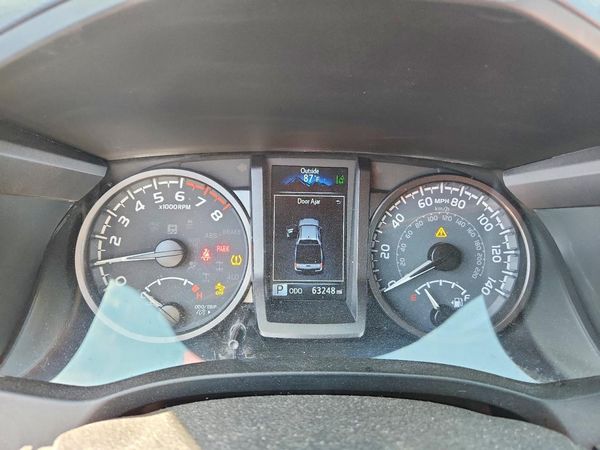 2022 TOYOTA TACOMA SR5
