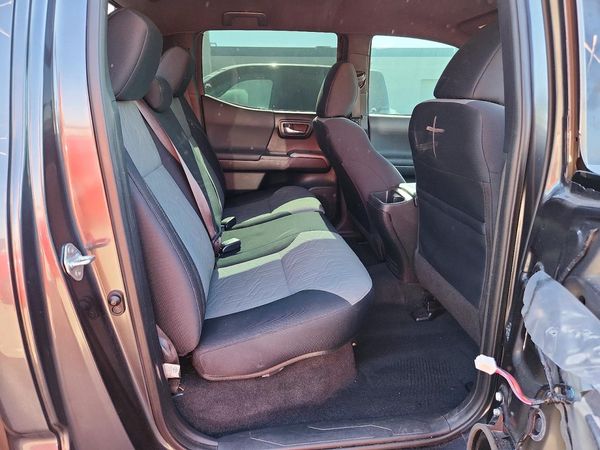 2022 TOYOTA TACOMA SR5