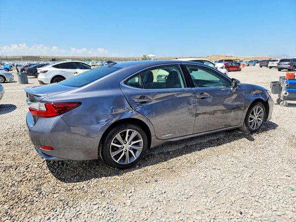 2016 LEXUS ES 300h