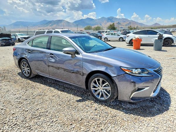 2016 LEXUS ES 300h