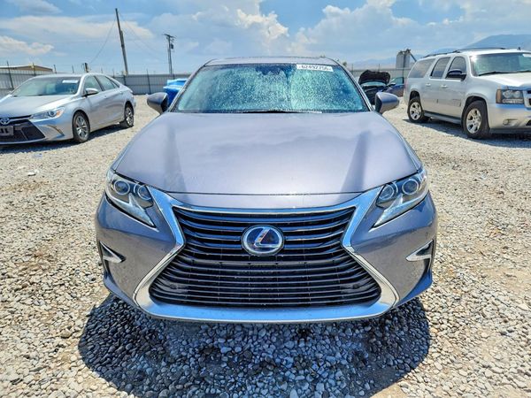 2016 LEXUS ES 300h