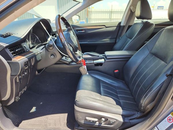 2016 LEXUS ES 300h