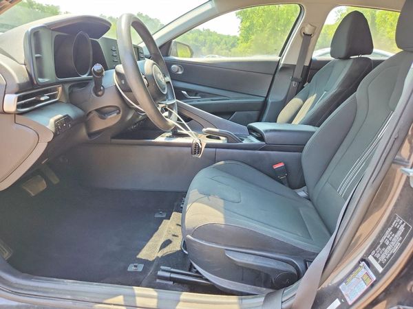2022 HYUNDAI ELANTRA