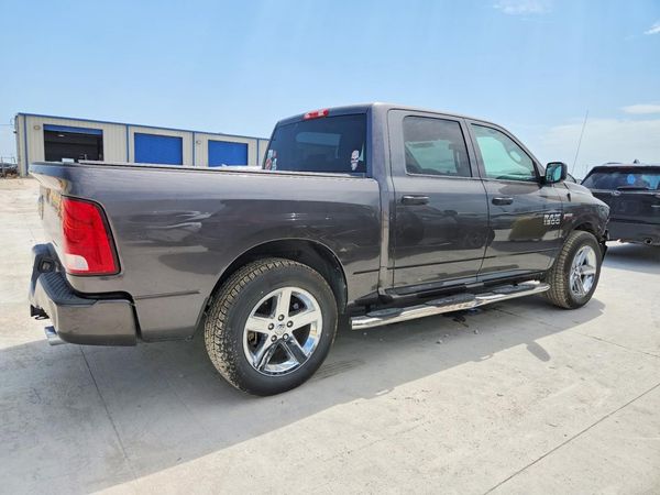 2016 RAM 1500 ST