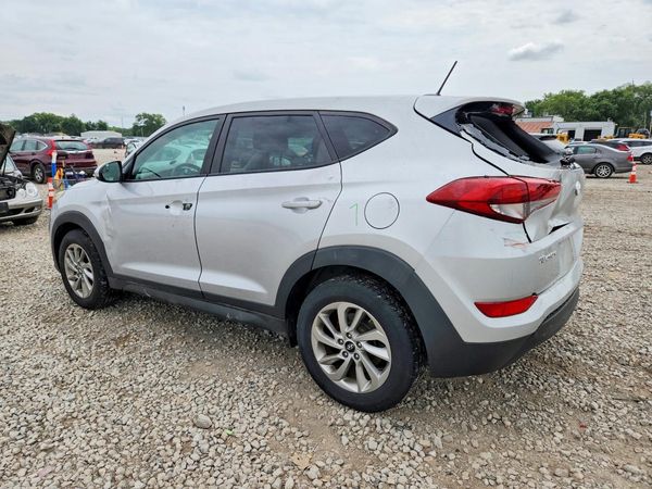 2017 HYUNDAI TUCSON SE (no options)