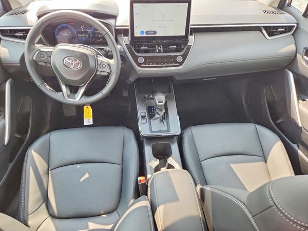2026 TOYOTA COROLLA CROSS