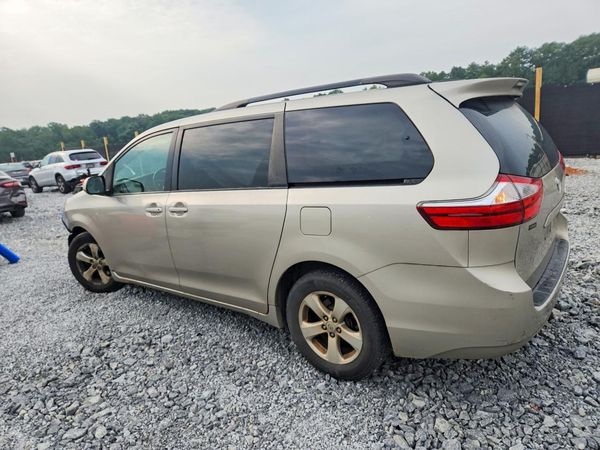 2017 TOYOTA SIENNA LE Mobility/LE