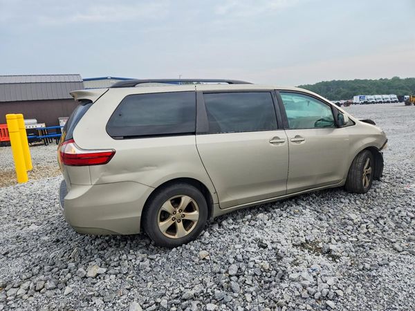 2017 TOYOTA SIENNA LE Mobility/LE