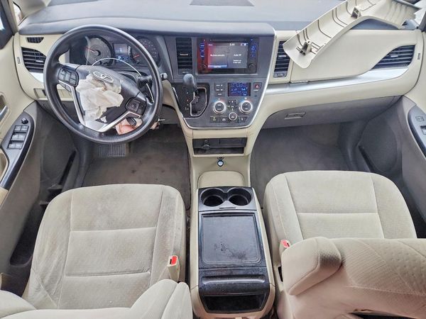 2017 TOYOTA SIENNA LE Mobility/LE