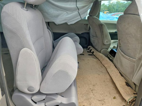 2017 TOYOTA SIENNA LE Mobility/LE
