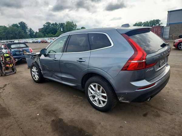 2018 VOLVO XC60 Momentum