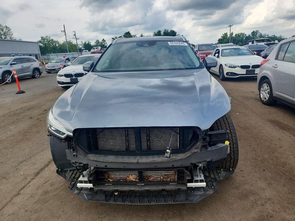 2018 VOLVO XC60 Momentum