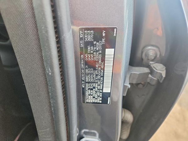 2018 VOLVO XC60 Momentum