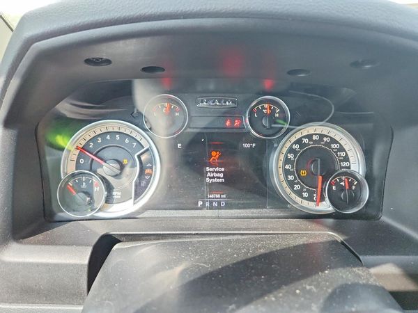 2017 RAM 1500 SLT CREW CAB 4X4