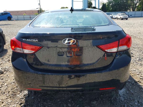 2013 HYUNDAI ELANTRA