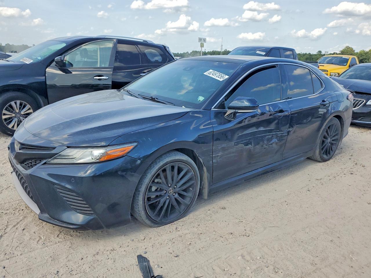 2018 TOYOTA CAMRY