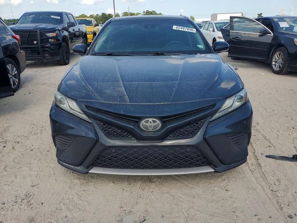 2018 TOYOTA CAMRY