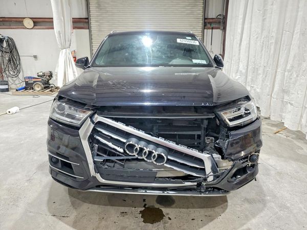 2017 AUDI Q7 quattro Premium Plus