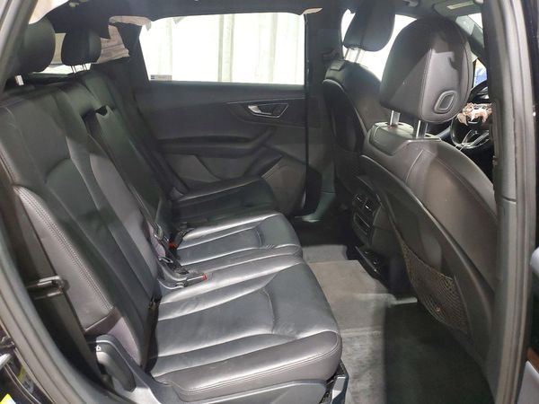 2017 AUDI Q7 quattro Premium Plus
