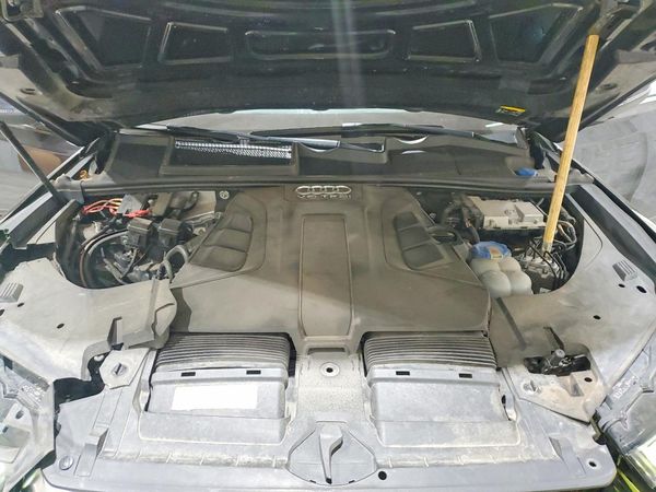 2017 AUDI Q7 quattro Premium Plus