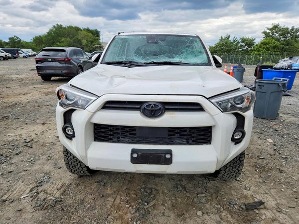 2022 TOYOTA 4RUNNER SR5 Prem