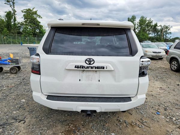 2022 TOYOTA 4RUNNER SR5 Prem