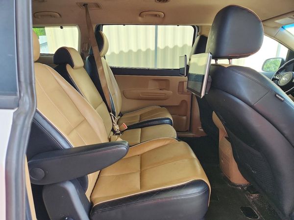 2019 KIA SEDONA