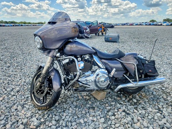 2015 HARLEY-DAVIDSON FL