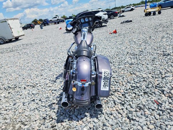 2015 HARLEY-DAVIDSON FL