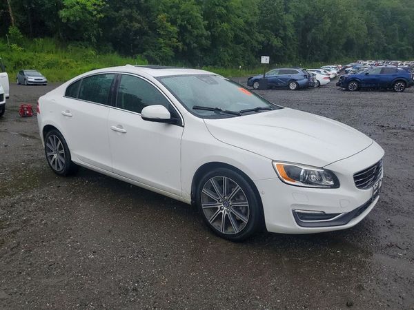 2017 VOLVO S60