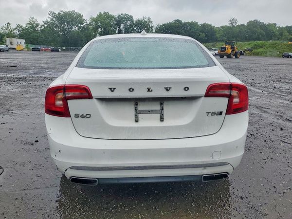 2017 VOLVO S60