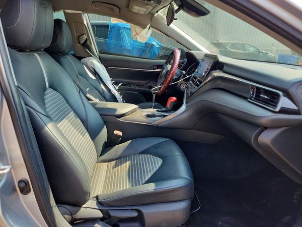 2021 TOYOTA CAMRY SE — DENT