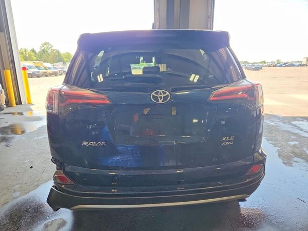 2018 TOYOTA RAV4 Adventure/XLE