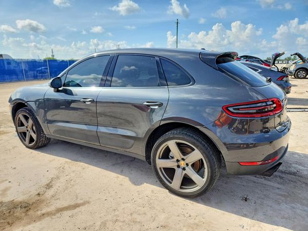 2017 PORSCHE MACAN