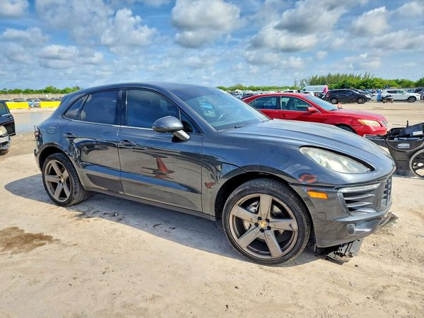 2017 PORSCHE MACAN