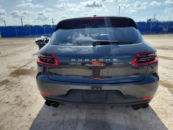 2017 PORSCHE MACAN